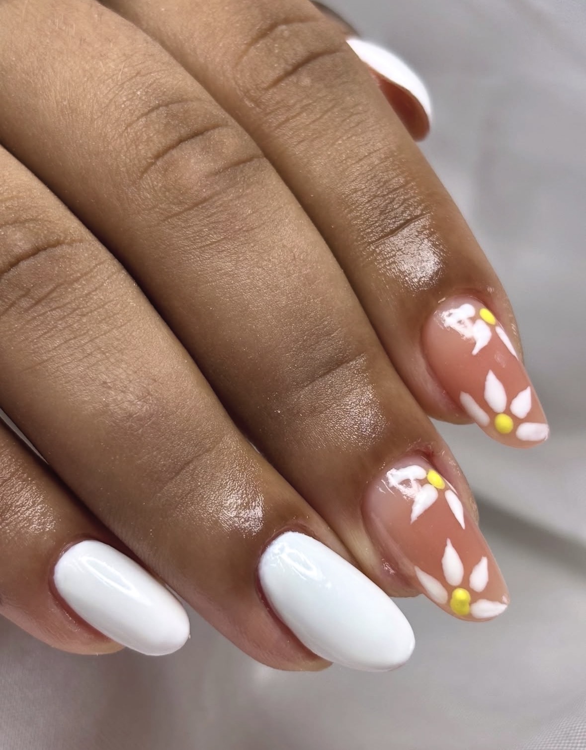 Alongamento de unhas com acabamento premium